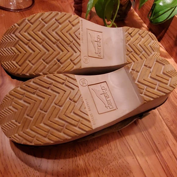 Clogs - Picture 2 of 5